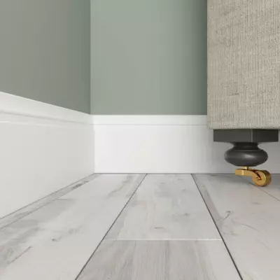 Ultrawood Base 5214 i Плинтус напольный ЛДФ под покраску 12x133x2000